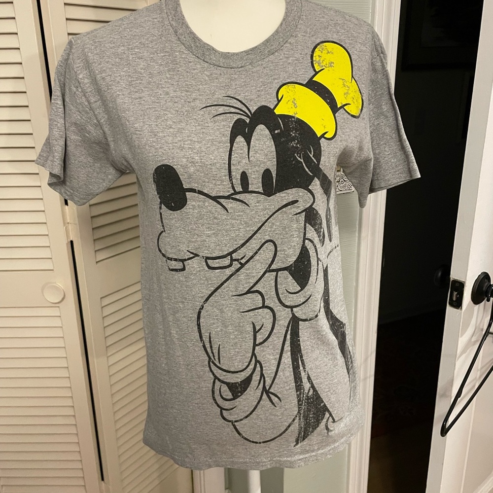 Disney - Gray T-Shirt with Goofy Graphic Medium